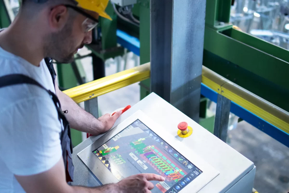 From Reactive to Predictive Maintenance: Improving Uptime and Efficiency Img