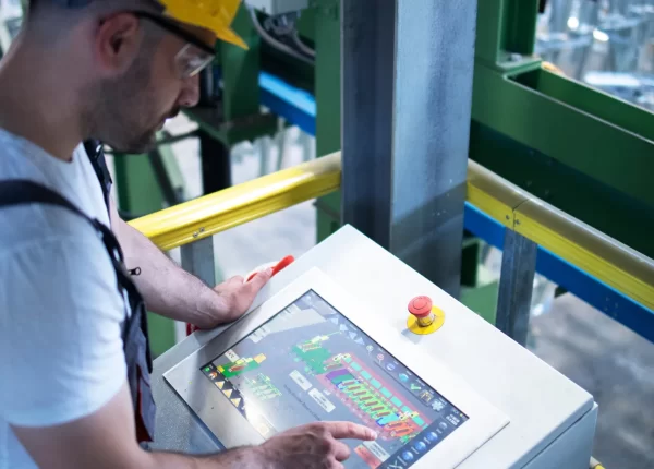 From Reactive to Predictive Maintenance: Improving Uptime and Efficiency Img